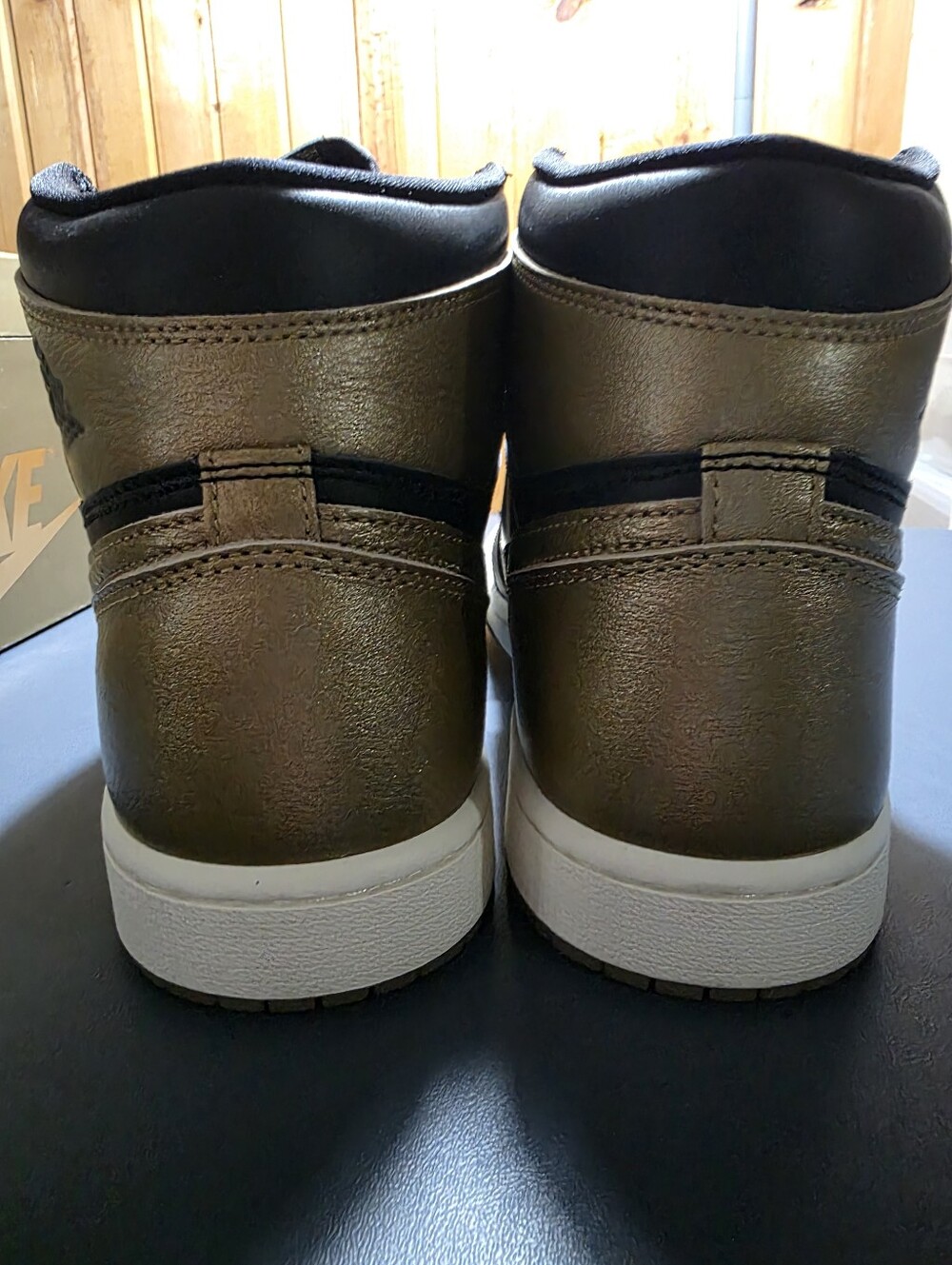 Jordan 1 High Black & Gold Men's High-Top Sneakers Size 10m. - Picture 4 of 7